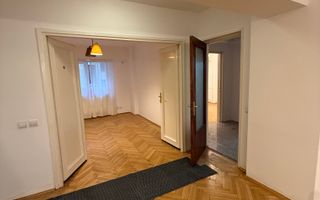 Apartament elegant I Piață Universitatii I 106 MP I 5 minute Metrou - Poză 3