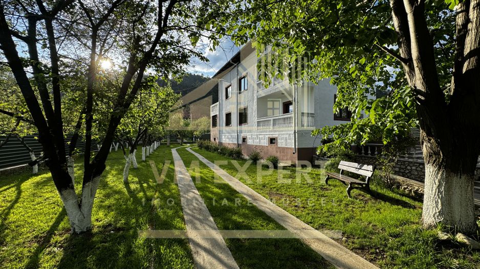 VILA S+P+E-306 MP, TEREN 2078 MP, CAMPULUNG - Poză 5