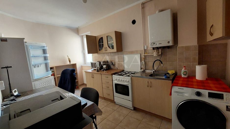 Apartament spațios cu 3 camere în zona Borhanci - Poză 4