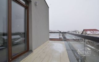 Casa cuplata cu 6 camere si curte in cartierul Intre lacuri. - Poză 18