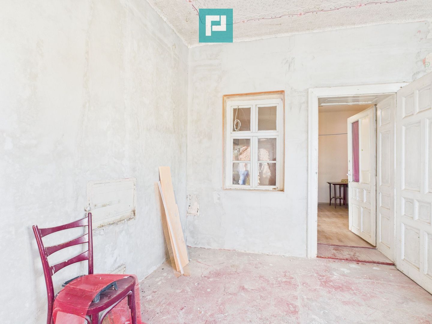 Casă spatioasă și solidă în Pecica - Poză 15