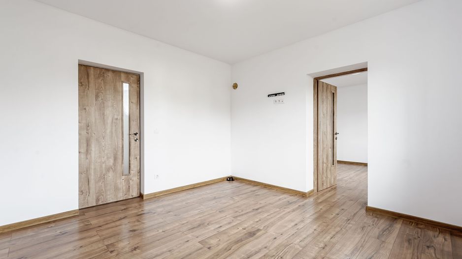 Casa + Teren 1144 mp - str. Principala Zimandu Nou, Arad - COMISION 0% - Poză 2