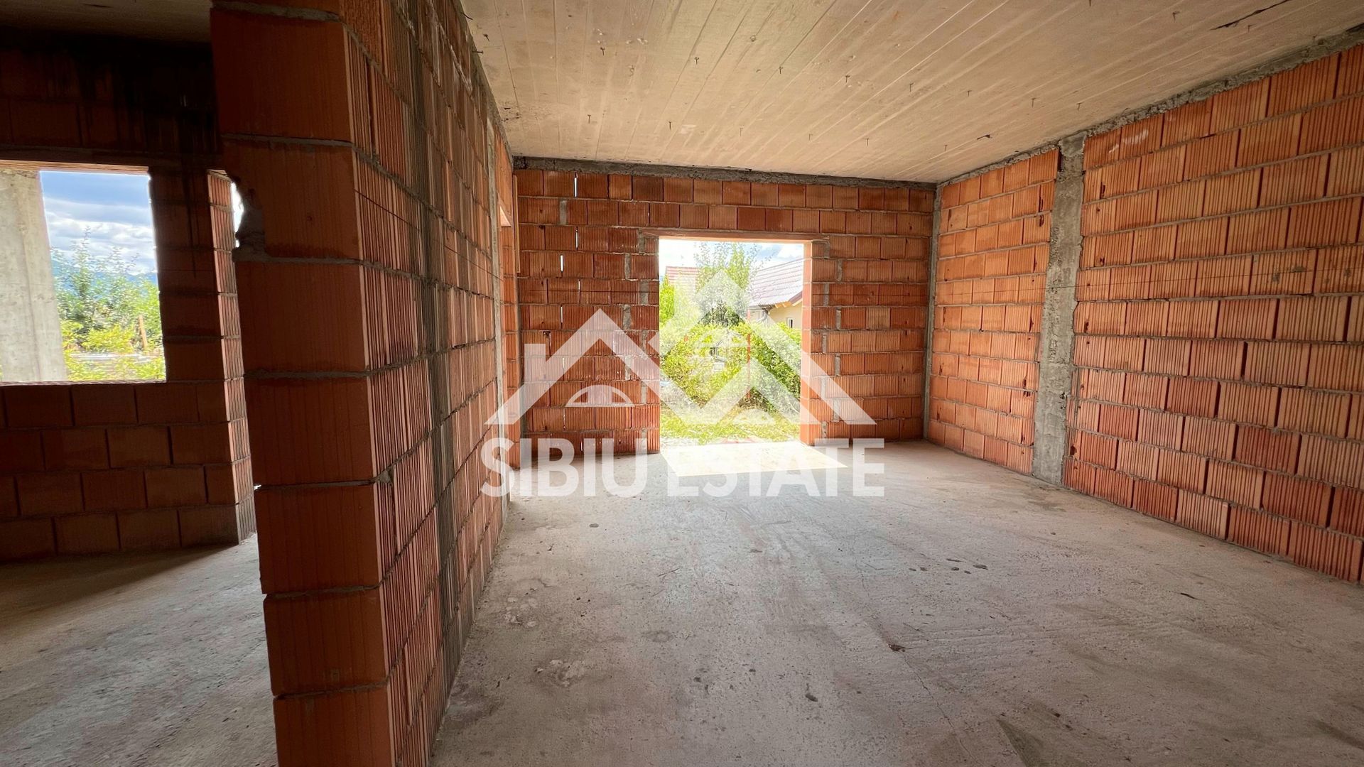 Casa noua curte mare Sibiu, Cristian - Poză 4
