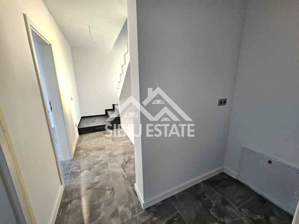 Casa INTABULATA la cheie, 5 camere, 2 bai Cristian, SIbiu - Poză 11