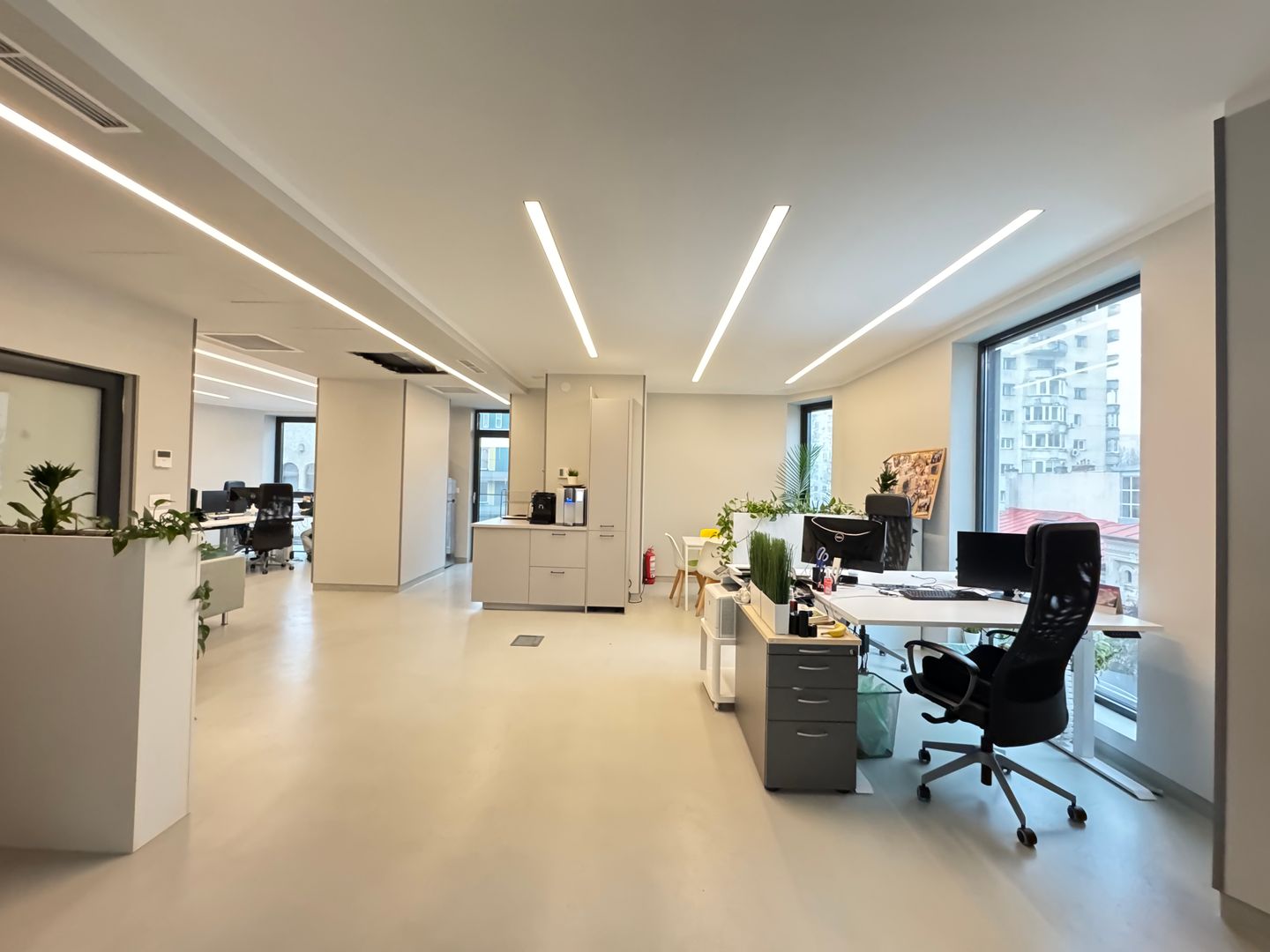 Oportunitate - Spatiu de birouri premium in Cladire Mixta Zona Decebal - Poză 14