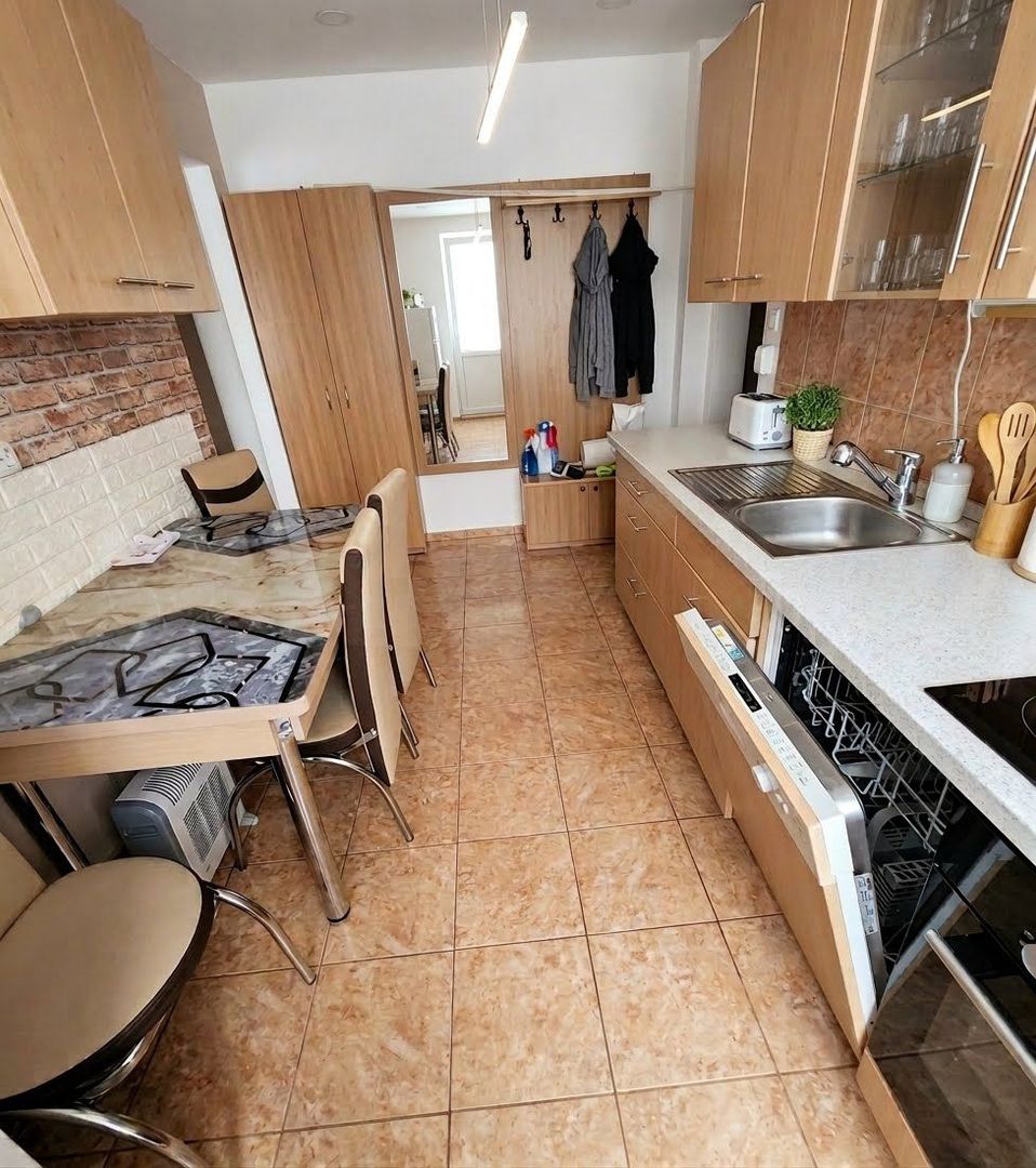 Apartament 2 camere Cetate Closca et.1 56 mp. - Poză 4