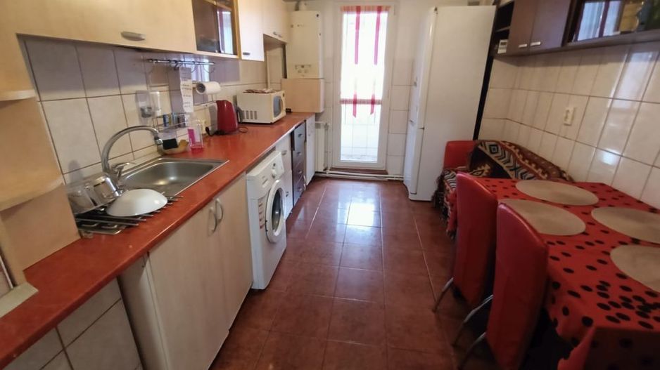 Apartament 4 camere, Micro 18 - Poză 2