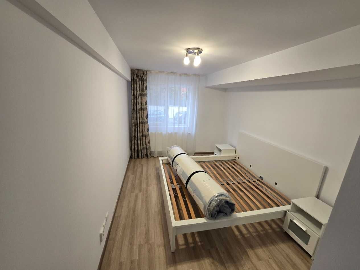 Aparament cu curte de inchiriat Tei - Poză 2