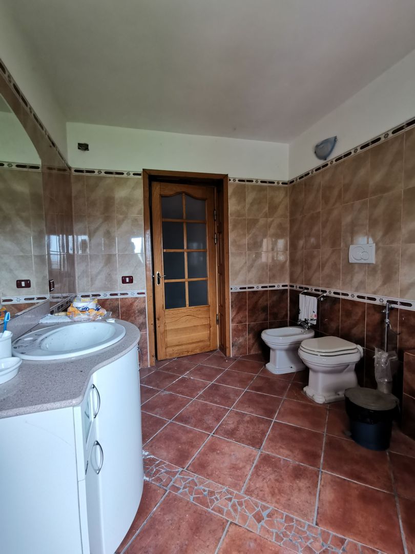 Casa 6 camere  Urechesti-Vrancea constructie 2008 - Poză 8