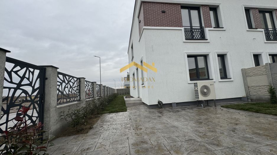 Bucovăț-Duplex P+E-4 Camere - Poză 6