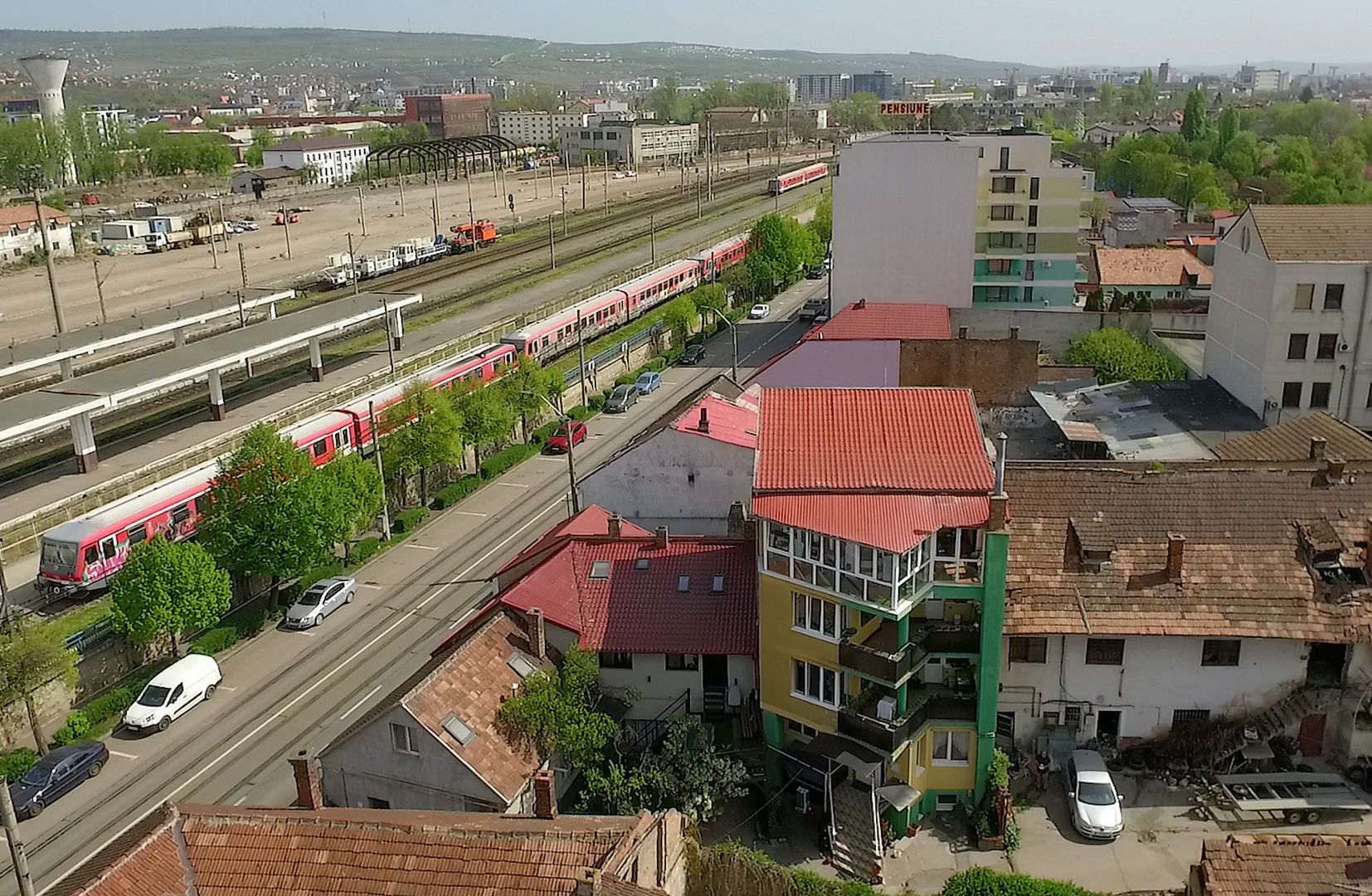 Casă pe 5 nivel–Ideală pentru Locuință, Sediu Firmă sau Investiție! - Poză 1