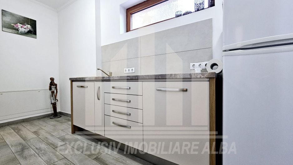 Apartamentcu 2 camere decomandate, Centru - Poză 4