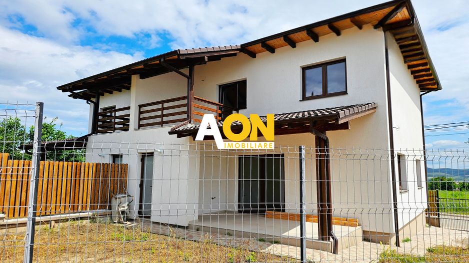 1/2 Duplex, 4 camere, 449 mp teren, asfalt, toate utilitatile, Cetate - Poză 1