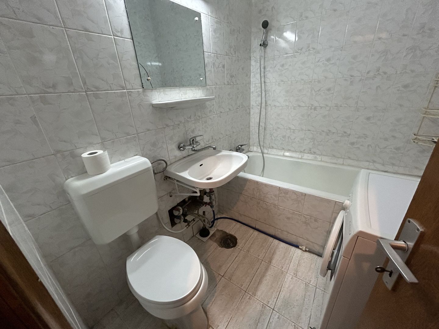 APARTAMENT 2 CAMERE METROU 1 MAI - Poză 6