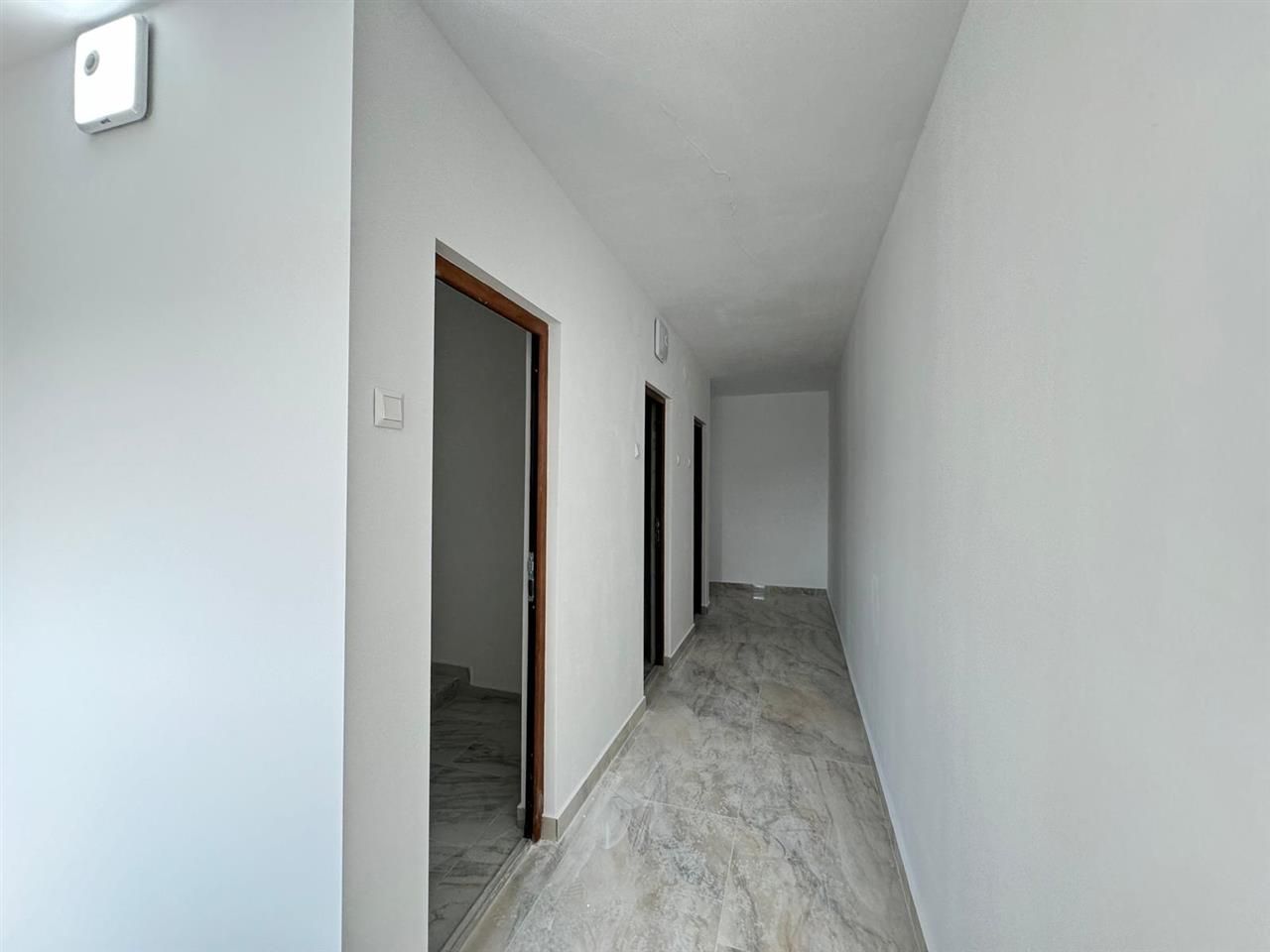 Spatii comerciale moderne de inchiriat, in cladire recent renovata - Poză 24