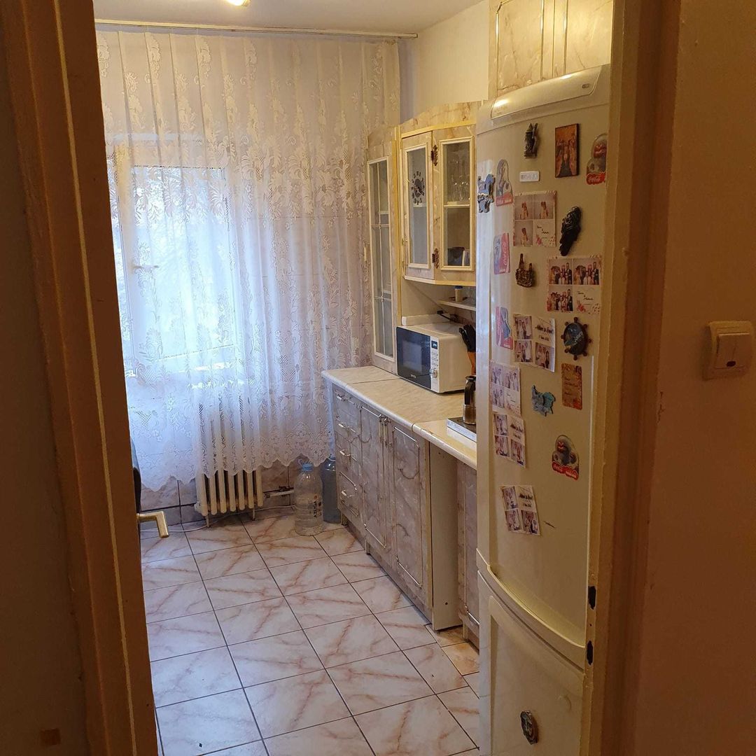 Apartament 2 camere semidecomandat 1/4 Craiovita Noua - Poză 6