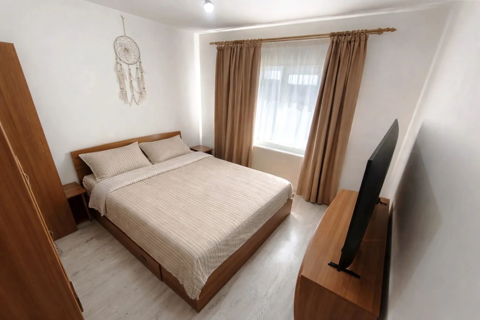 Apartament 2 camere, Zona Aradului, Mobilat si Utilat complet - Poză 1