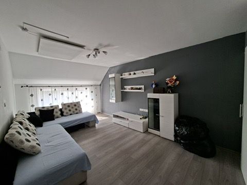 Apartament cu 3 camere pe două etaje-Zona Lipovei - Poză 1