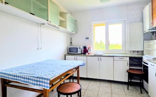 Apartament 3 camere, 2 bai, balcon, zona UMF - Poză 5