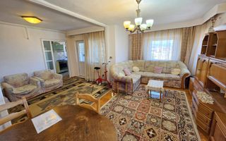 Apartament 3 camere, ultracentral, etaj intermediar - Poză 2