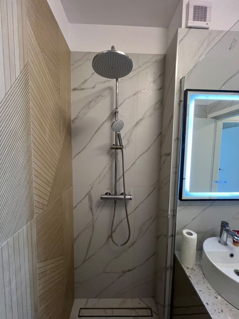 Apartament 2 camere Mamaia | Vedere frontală la lac | mobilat modern - Poză 15