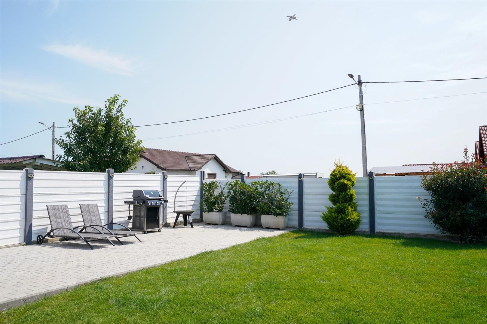 Casa la cheie la intrare in Santandrei - Poză 1