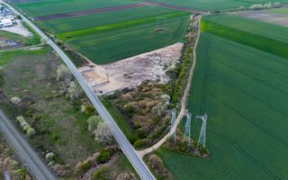 Teren extravilan 10.000 mp – PUZ în curs - Poză 1