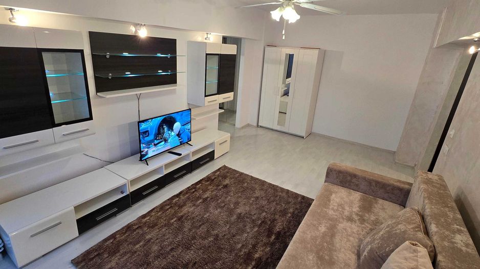 Apartament elegant cu 3 camere - Poză 1