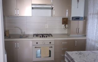 Inchiriez apartament 2 camere.