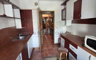 Apartament 2 camere, decomandat, ultracentral, mobilat si utilat - Poză 1