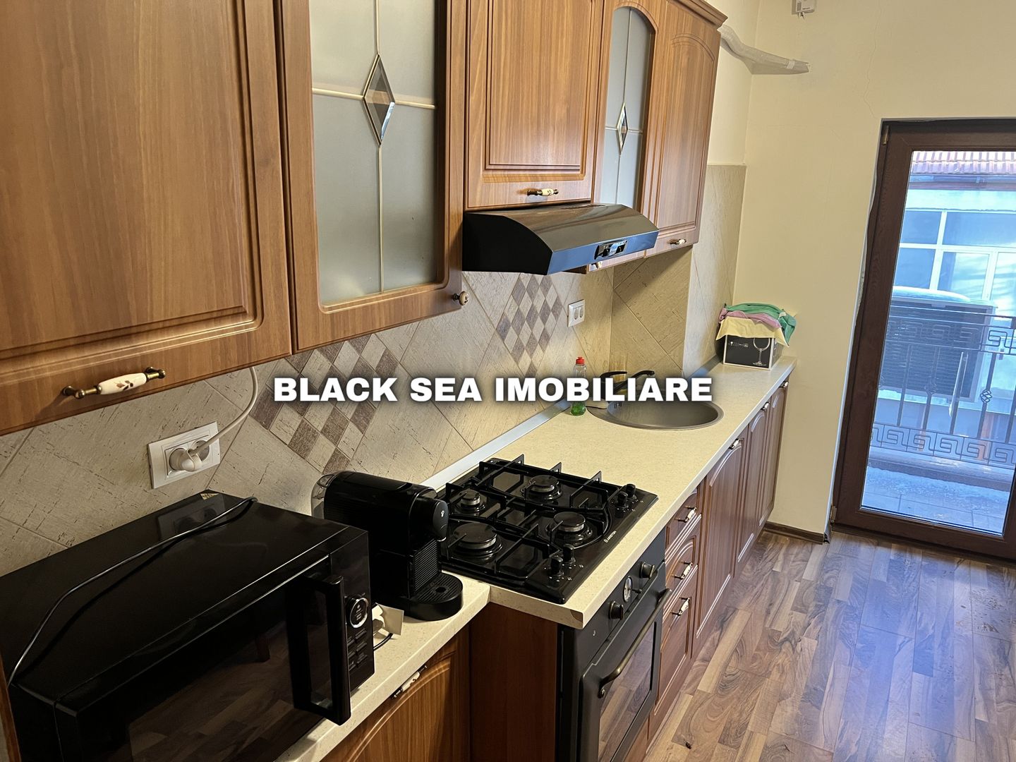 Apartament 3 camere zona Centrala foarte spatios - Termen Lung - Poză 3