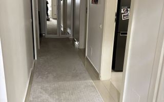 Decomandat Modern Apartament cu Balcon Spatios - Poză 4