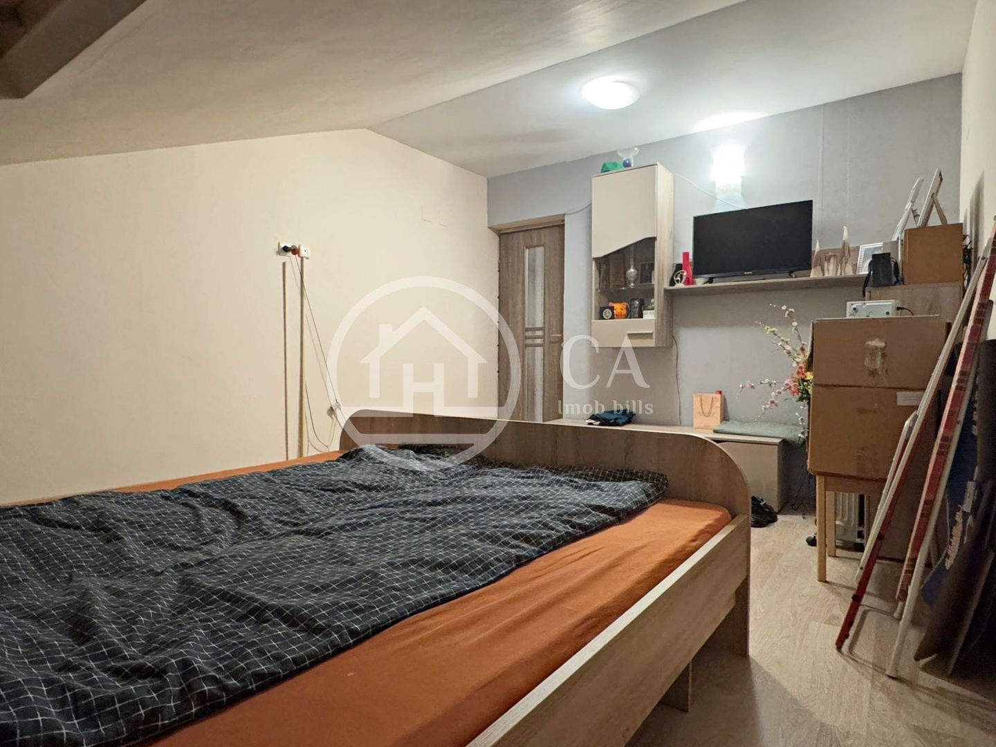 Apartament cu 3 camere de vanzare in zona Rogerius Oradea - Poză 5