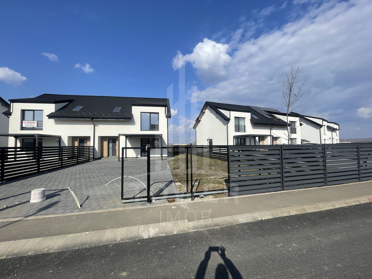 Casă Tip Duplex INDEPENDENTĂ ENERGETIC - Cartier NOU - Poză 9