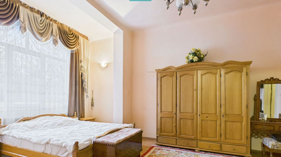 CONAC IMPRESIONANT ÎN GHIOROC - Poză 5