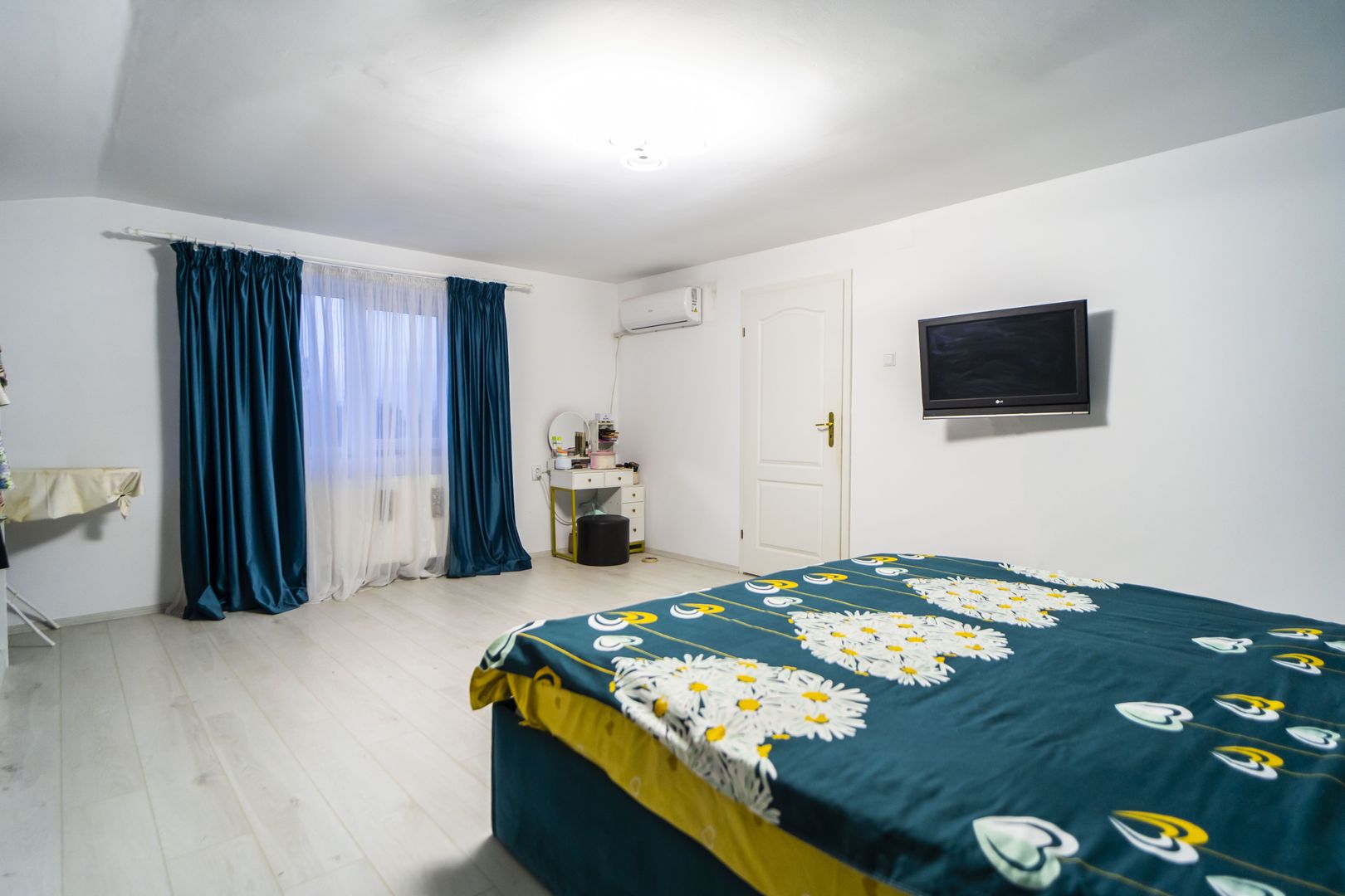 Ciorogarla, stradal, spatiu birou / sediu firma / pretabil investitie - Poză 11