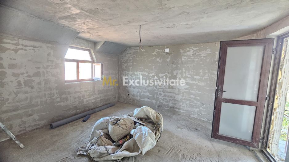 Vila generoasa cu piscina,garaj subteran si curte cu terasa-Turda - Poză 14