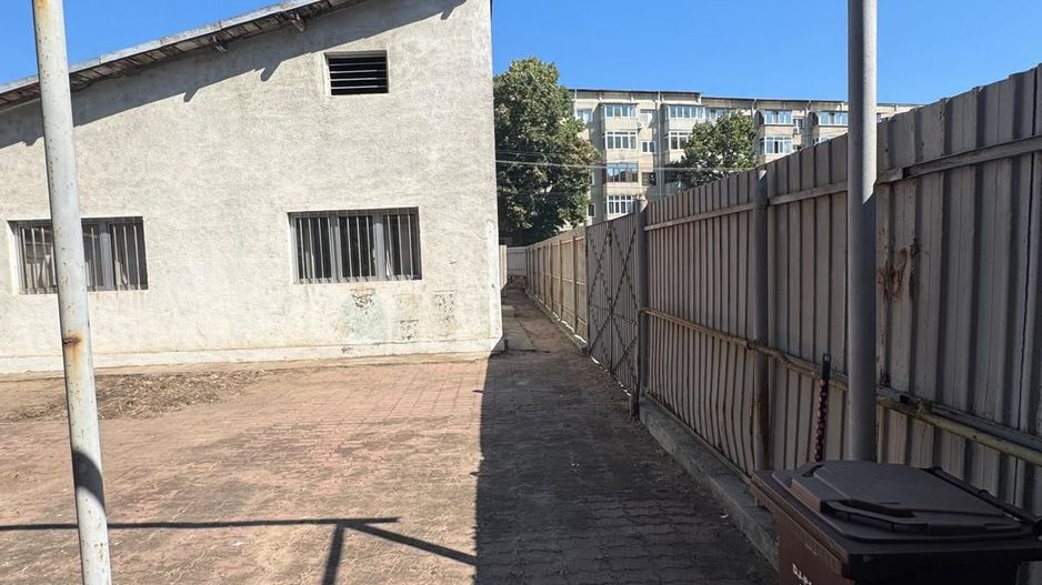 Spațiu comercial de închiriat în Rovine – 94 mp + teren ~300 mp - Poză 3