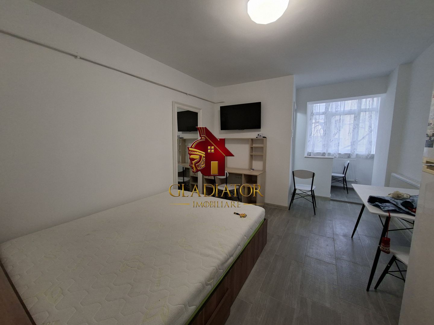 Garsoniera Alexandru cel Bun strada Plaiesilor, renovata, disponibila - Poză 1