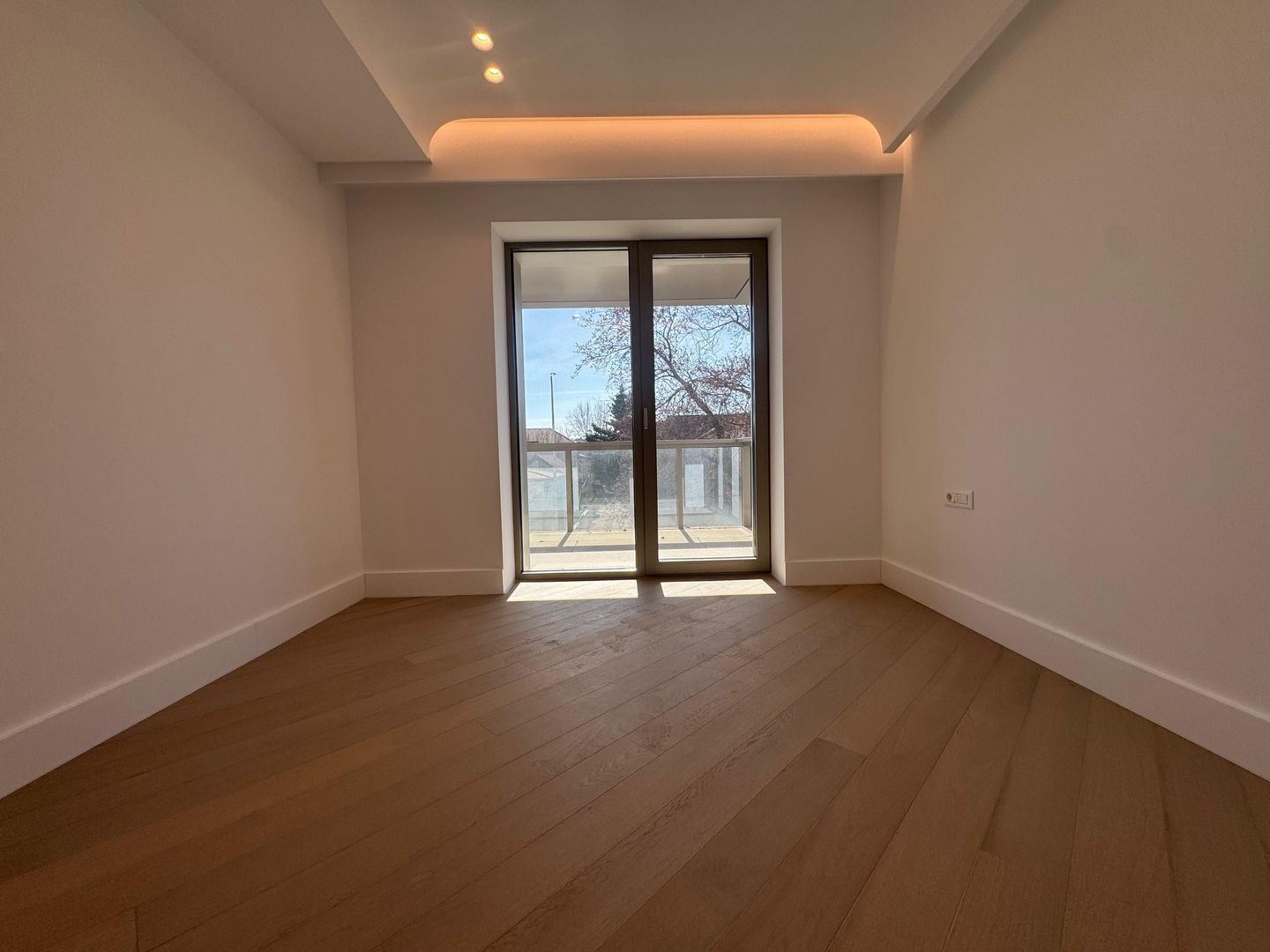 3 CAMERE || CORTINA 126 || EROUIANCU NICOLAE - Poză 5