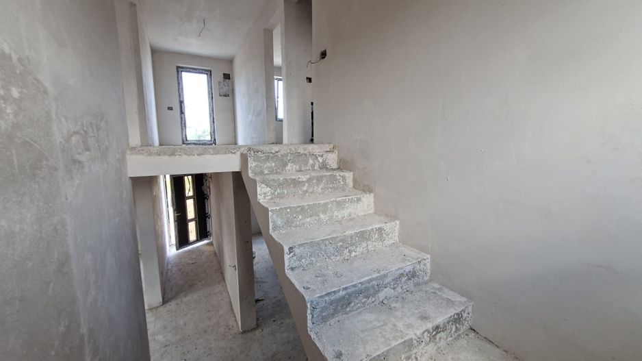 Casa noua Albota 188 mp, teren 420mp, se preda la cheie - Poză 13