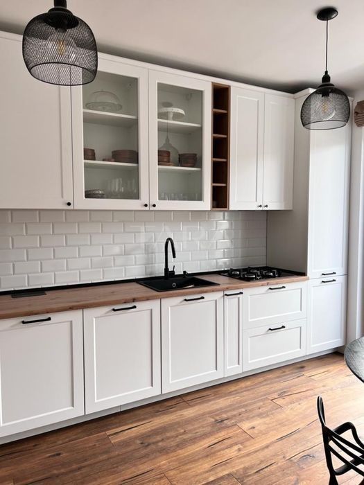 Casa cu 4 camere de vanzare in Floresti - Poză 2