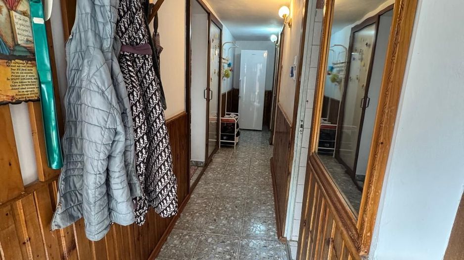 Casă cu 4 camere de vânzare – Str. I. C. Brătianu - Poză 2