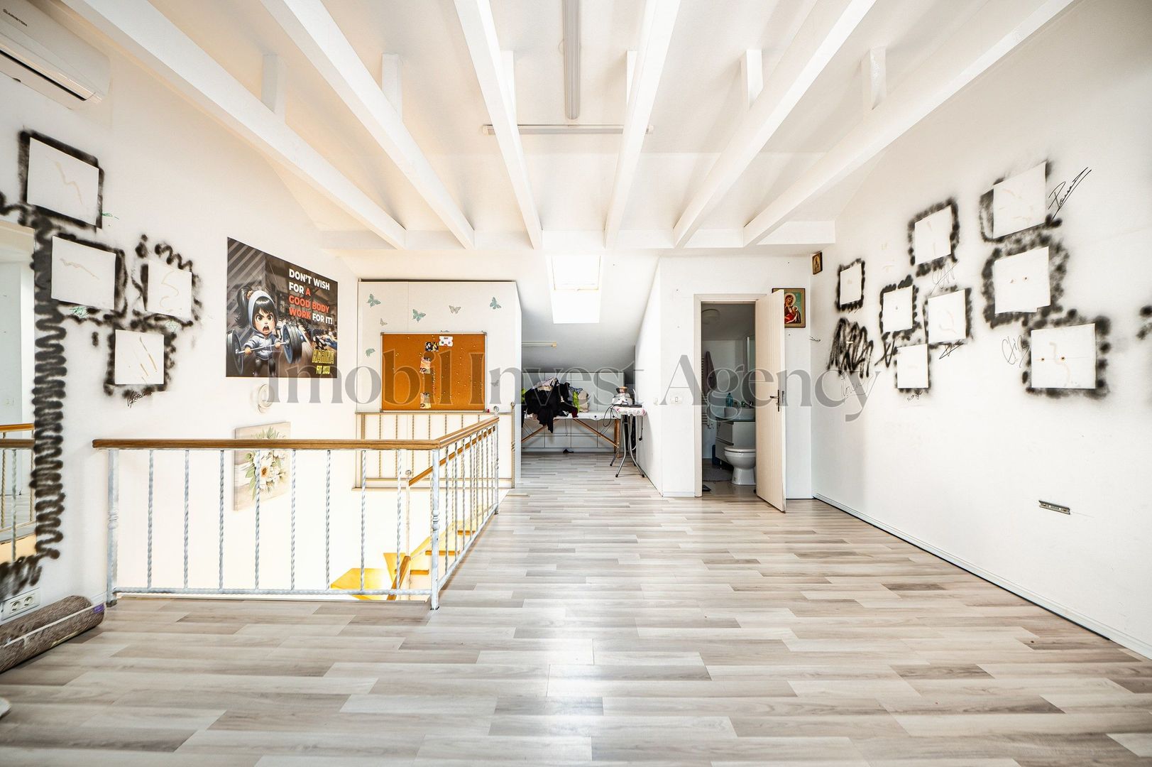 Duplex P+1+M cu grădină proprie, terasă și acces la piscină. - Poză 17