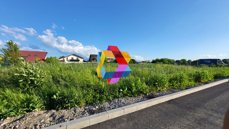 Teren autorizabil rapid cu asfalt și iluminat public - 685 mp - Poză 1