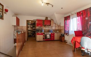 Casă / Vilă cu 6 camere de vânzare în zona Sagului - Poză 11