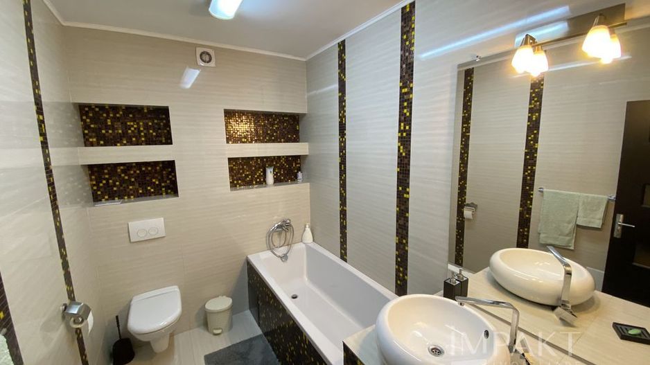 Apartament cu 3 Camere superb de inchiriat , zona Centrală - Poză 12
