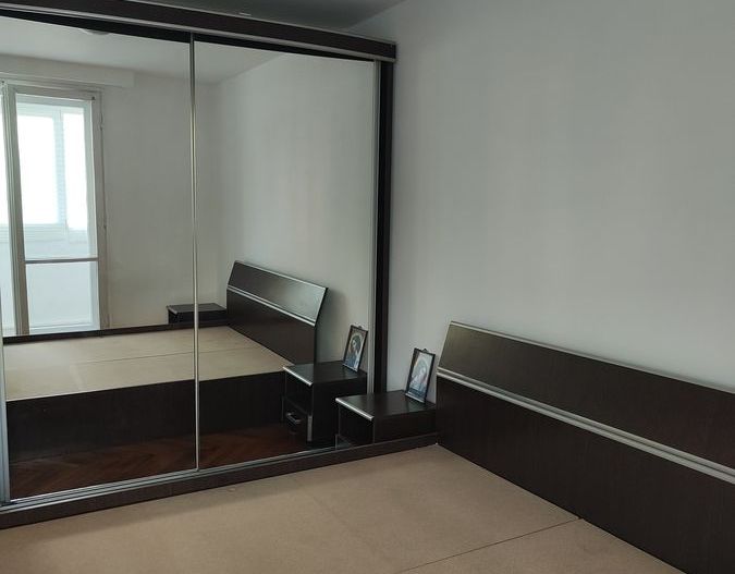 Vanzare apartament luminos de 2 camere in Titan-Lotru, pret negociabil - Poză 2