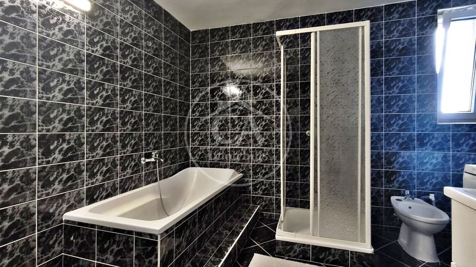 Apartament cu 3 camere de închiriat în zona Centrala, Oradea - Poză 9