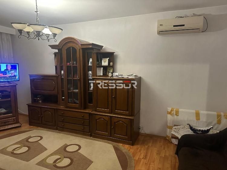 Apartament 2 camere decomandat | Trocadero | Etaj 2 | Centrală proprie - Poză 2